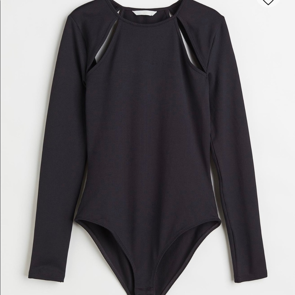Cut-out bodysuit (long sleeve)